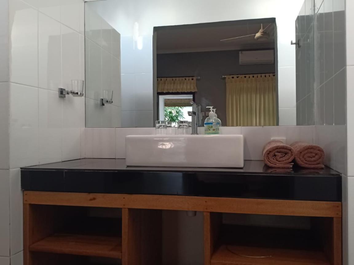 Rasti 2 Homestay Kuta  Kamer foto